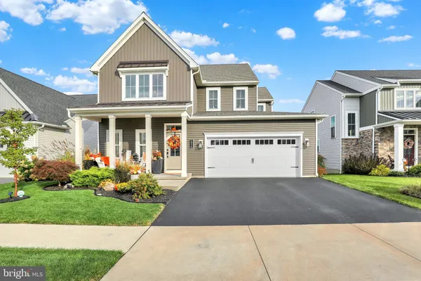 1834 EMERALD WAY