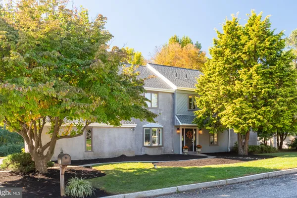 303 COUNTRYVIEW DR