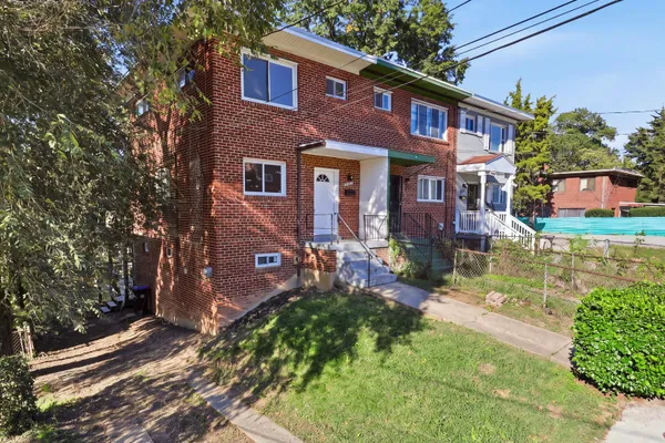 634 HAMPTON DR