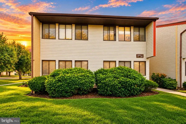 E21 AVON DR