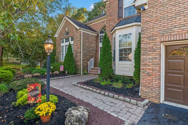 5 BLACK OAK CT