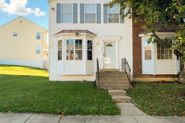 1211 DILLON CT