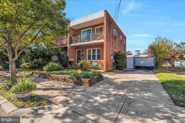 265 S 32ND ST