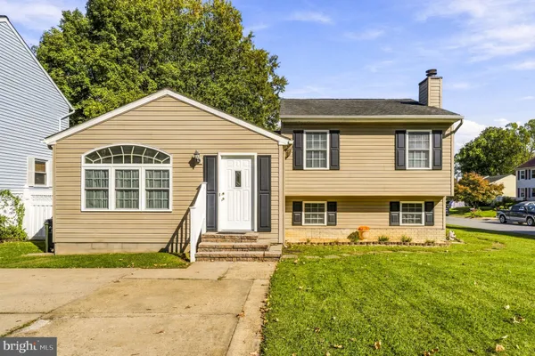 6129 DUCKETTS LN