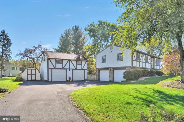 36 ASHLAND AVE
