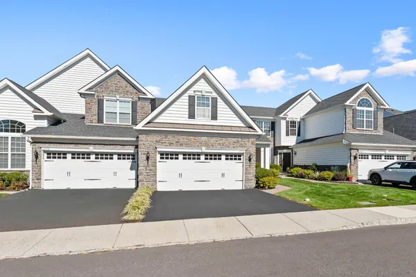 1770 LOCUST DR