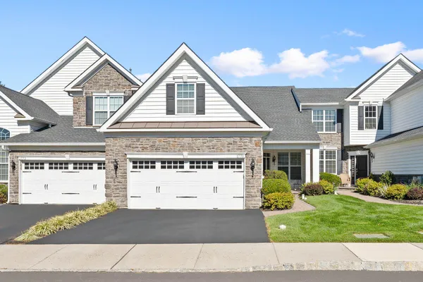 1770 LOCUST DR