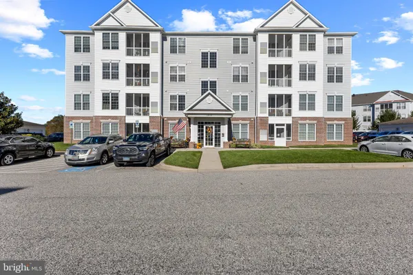 1819 SELVIN DR 304