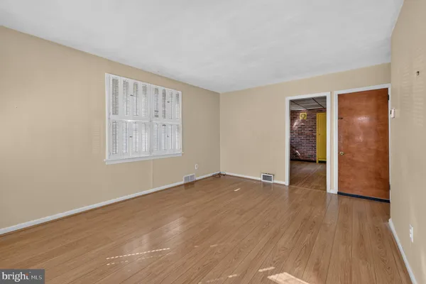 30 W MAPLE AVE