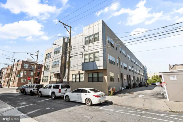 207 E ALLEN ST 7