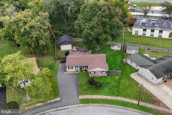 4 LONGVIEW DR