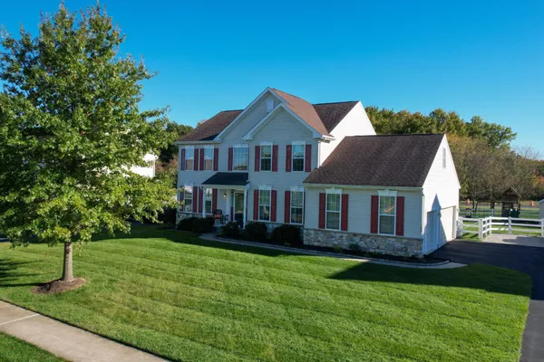 104 WEDGE CT