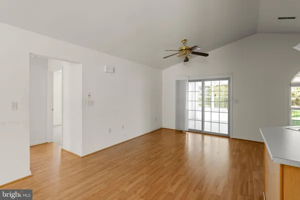194 STEPHEN LN