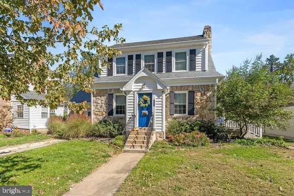 1111 KENMORE AVE