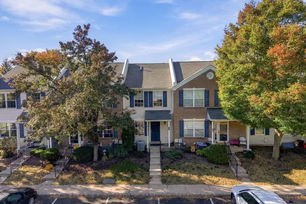 104 CARLTON CT
