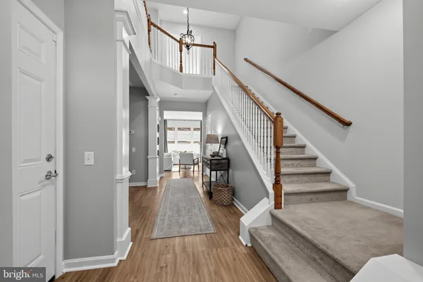 40 SHIRE CT