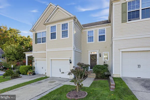 40 SHIRE CT