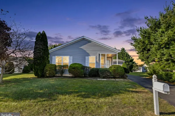 2 PINE GROVE AVE
