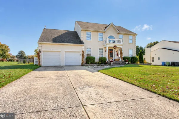 12 STEEPLECHASE DR