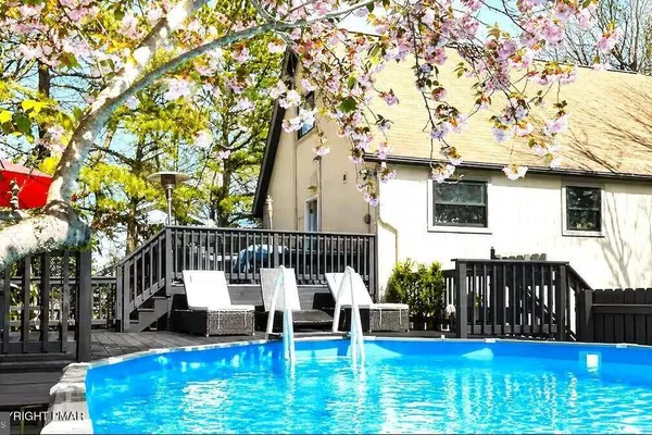 1217 GLADE DR