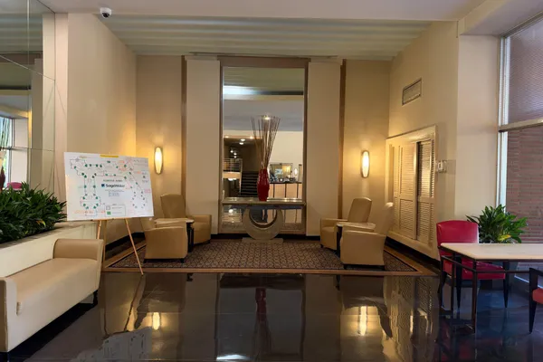 2500 Q ST 206