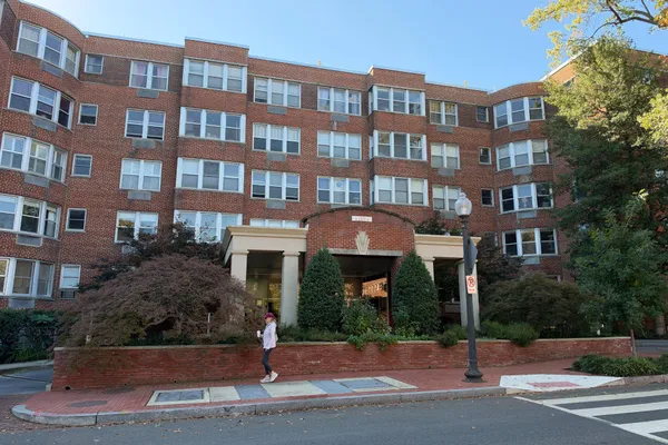 2500 Q ST 206