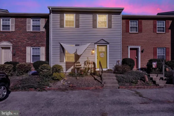 840 PENNY LN