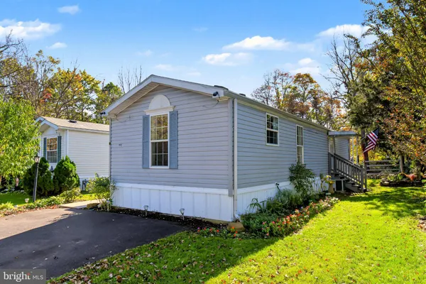 21 ROSEWOOD LN