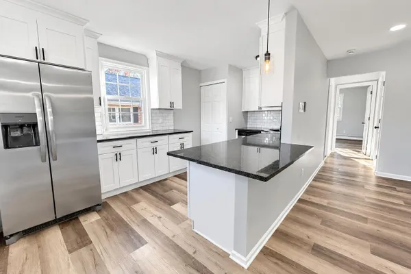 403 S MAIN ST B200