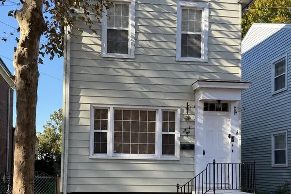 410 FARNSWORTH AVE