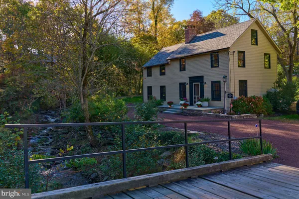 6163 CARVERSVILLE RD