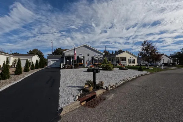 14 LUMBERTON AVE