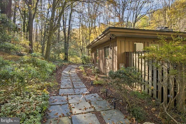 505 HEMLOCK DR