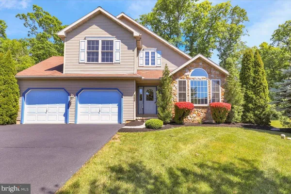 223 WOODBRIDGE LN