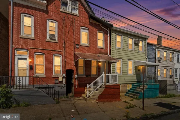 134 ROSE ST-OLD