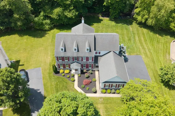 17 WATERTON DR