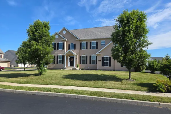 100 LILAC LN