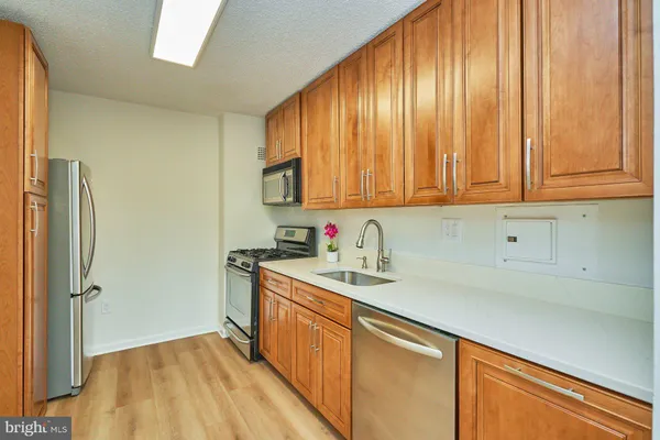 1225 MARTHA CUSTIS DR 810