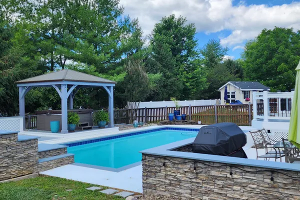 143 POLARIS DR