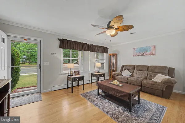 48 OAK LN