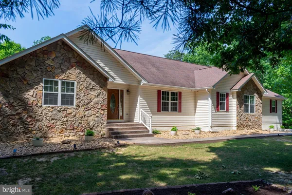 4602 MAGNOLIA HARBOUR DR