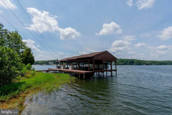 4602 MAGNOLIA HARBOUR DR