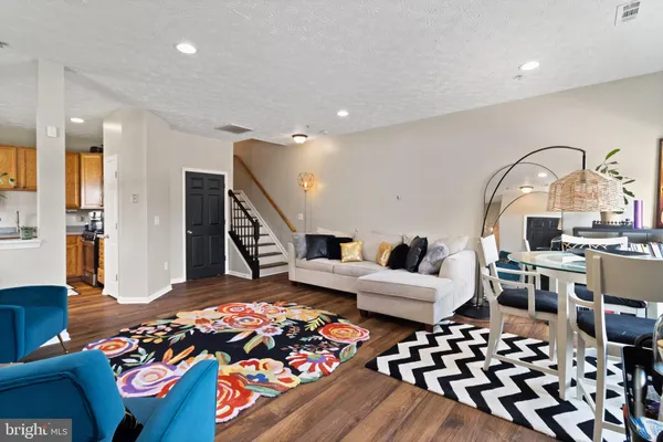 8049 BROOKSTONE CT