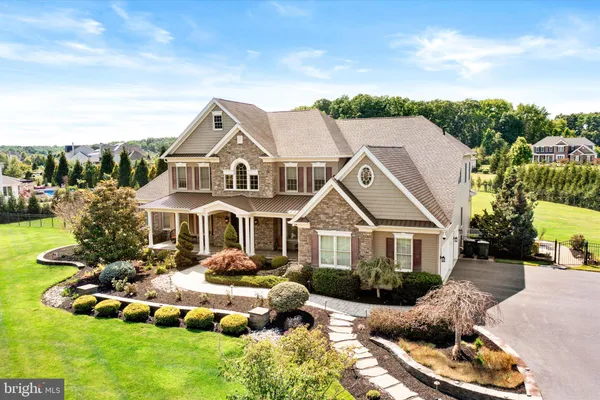 25 WEATHERVANE CIR