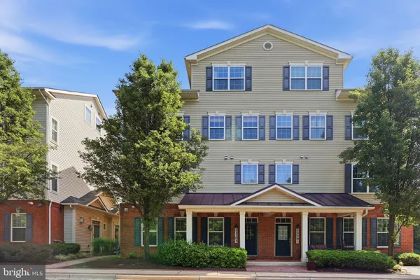 23203 ROBERTS TAVERN DR 2241