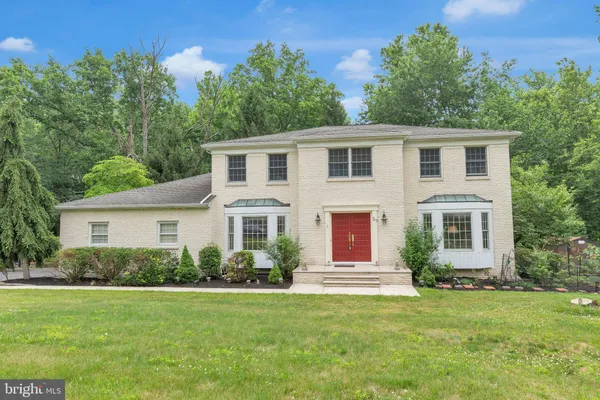 23 WILLIS DR