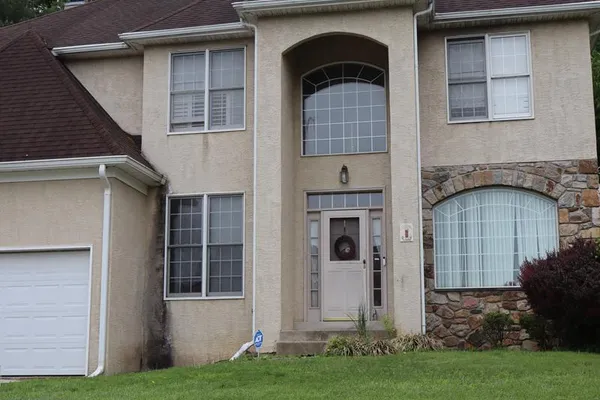 1 KATHRYN LN