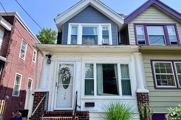 718 GRANT AVE