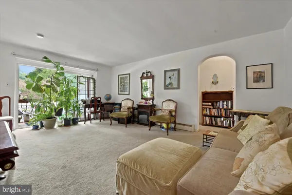 412 N WAYNE AVE 208