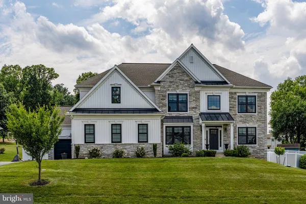 331 CARDINAL CT